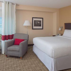 Queen Room Mobility or hearing accessible